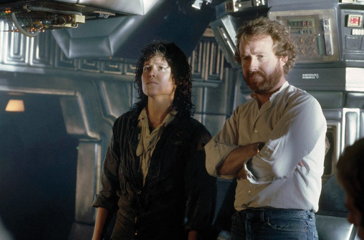Ridley Scott junto a Sigourney Weaver en Alien