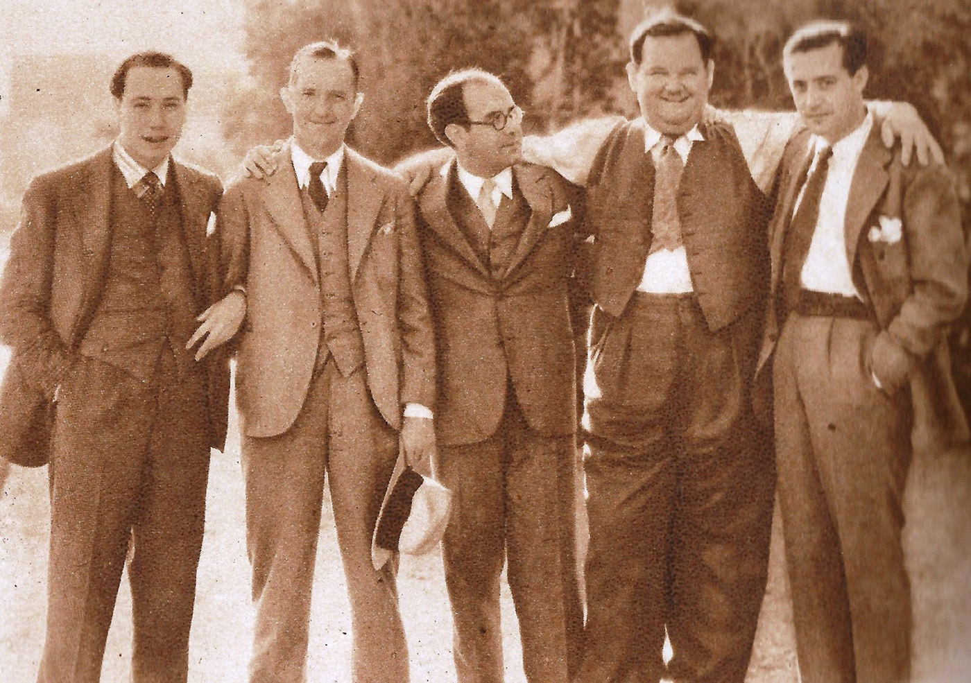 José López Rubio, Stan Laurel, Eduardo Ugarte, Oliver Hardy y Edgar Neville (de izquierda a derecha)