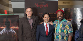 Antonio Palacios, Joaquín Asencio y Kwame Ondo en el preestreno en Madrid de Los Negros